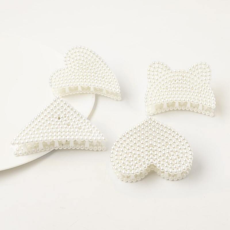 

4pcs Faux Pearl Decor Hair Claws, White