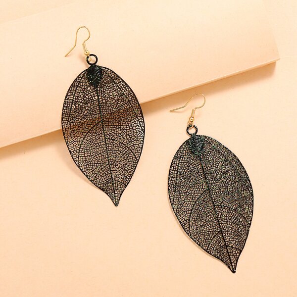 

1pair Hollow Out Leaf Decor Drop Earrings, Black