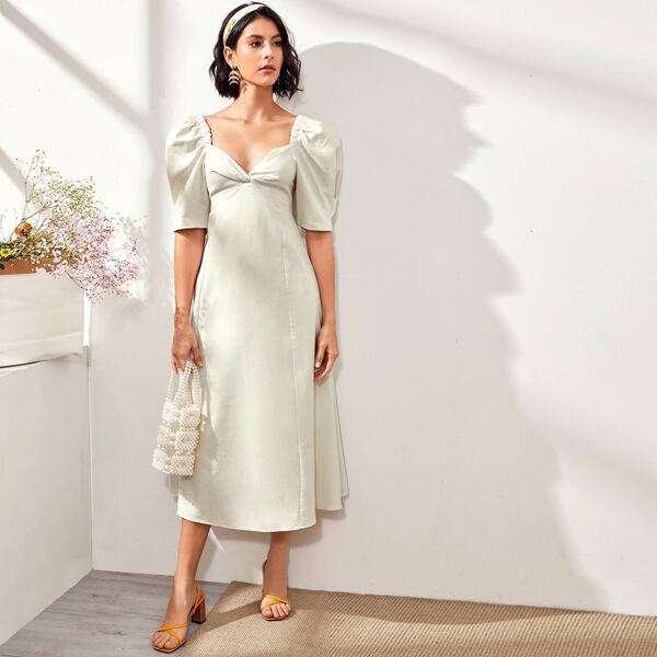 

Платье с пышным рукавом и воротником-сердечком, Белые