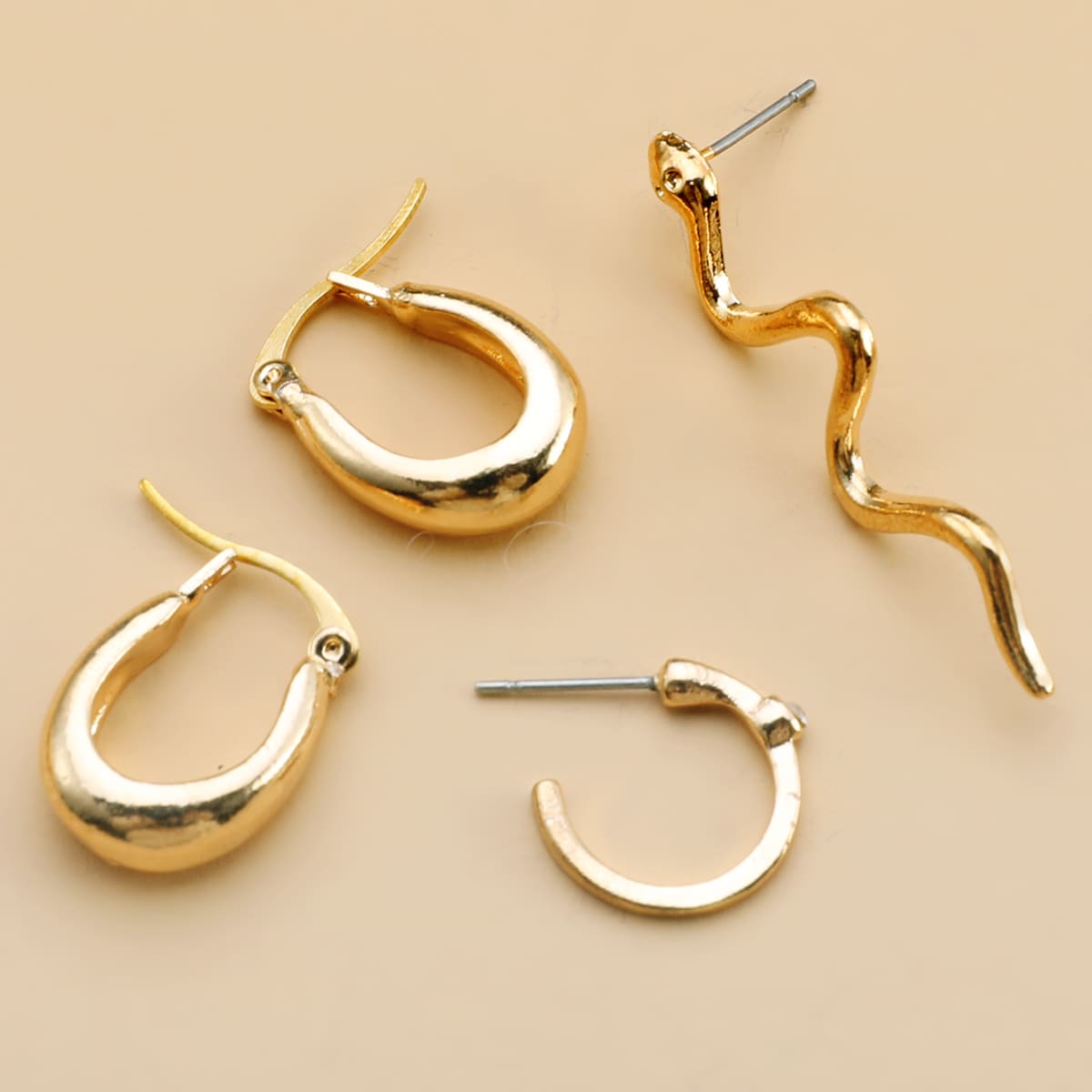 

4pcs Serpentine Earrings Set, Gold