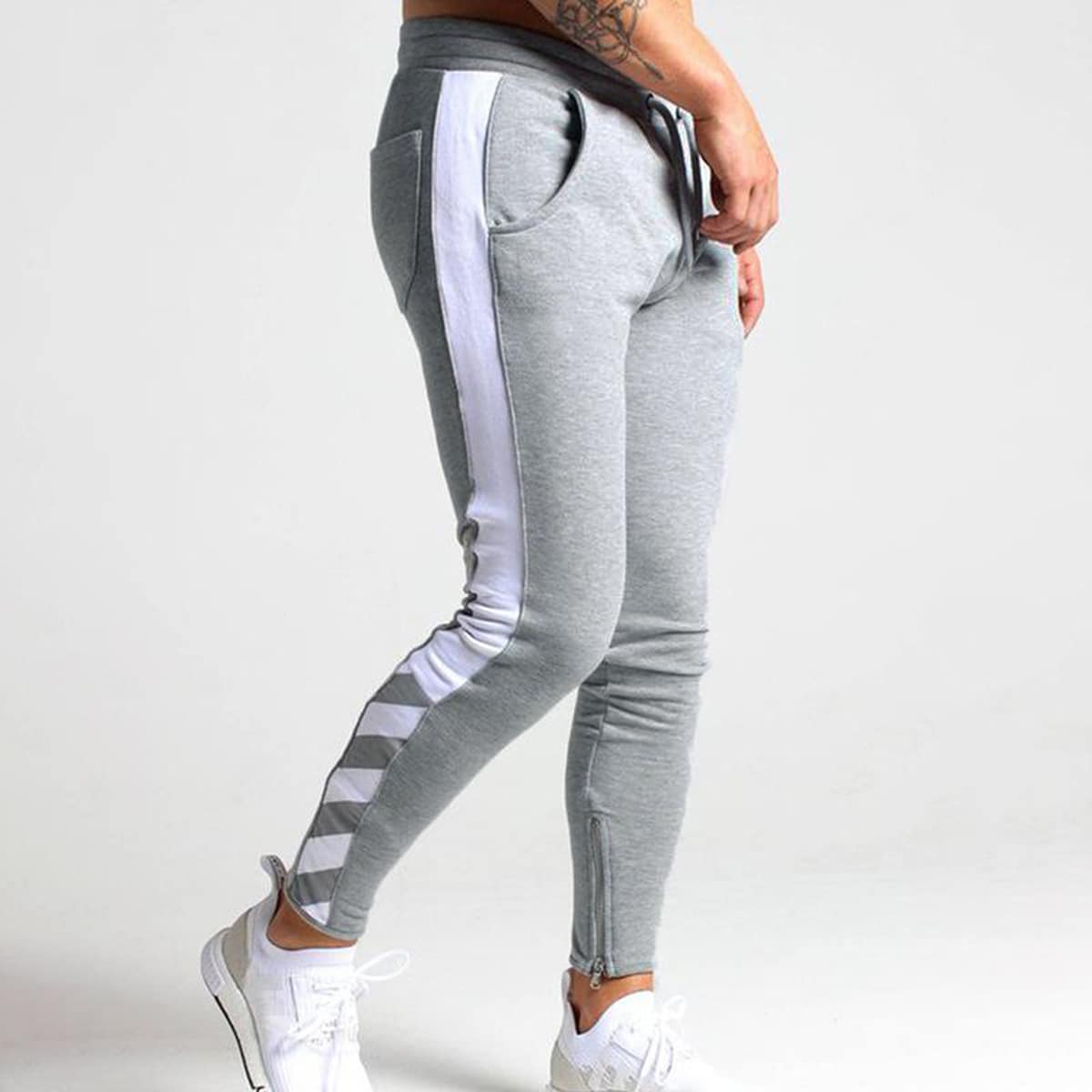 

Guys Contrast Panel Zip Detail Sweatpants, Grey