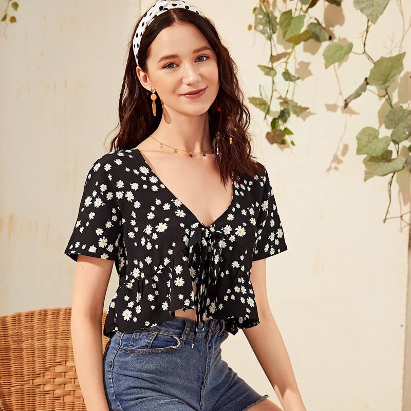 

Floral Ruffle Tie Crop Top, Black