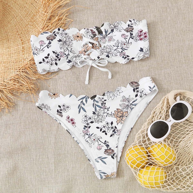 

Floral Scallop Trim Bandeau Bikini Swimsuit, Multicolor