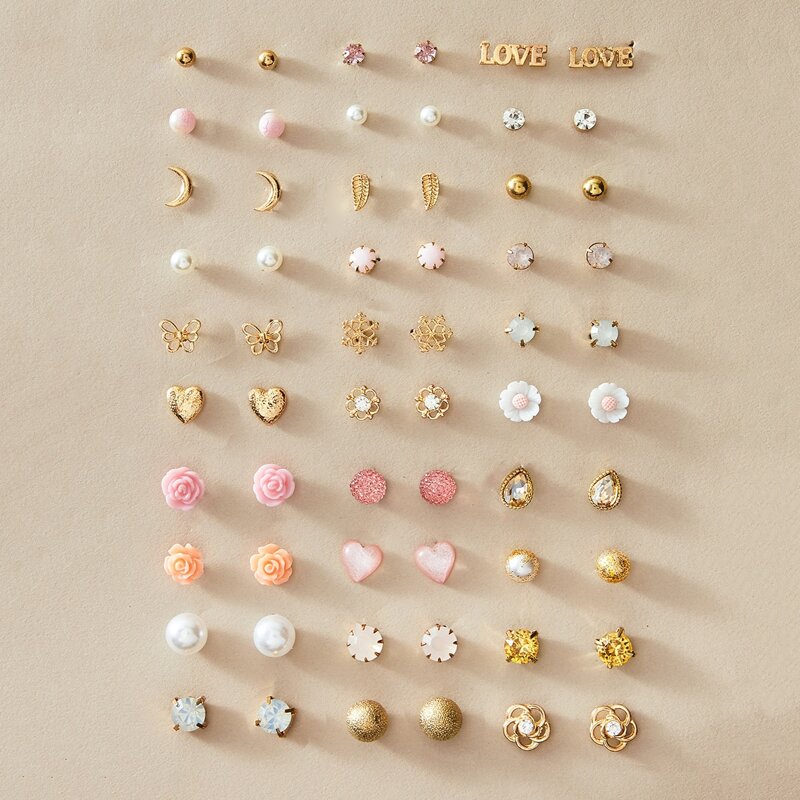 

Letter & Floral Design Earrings, Multicolor