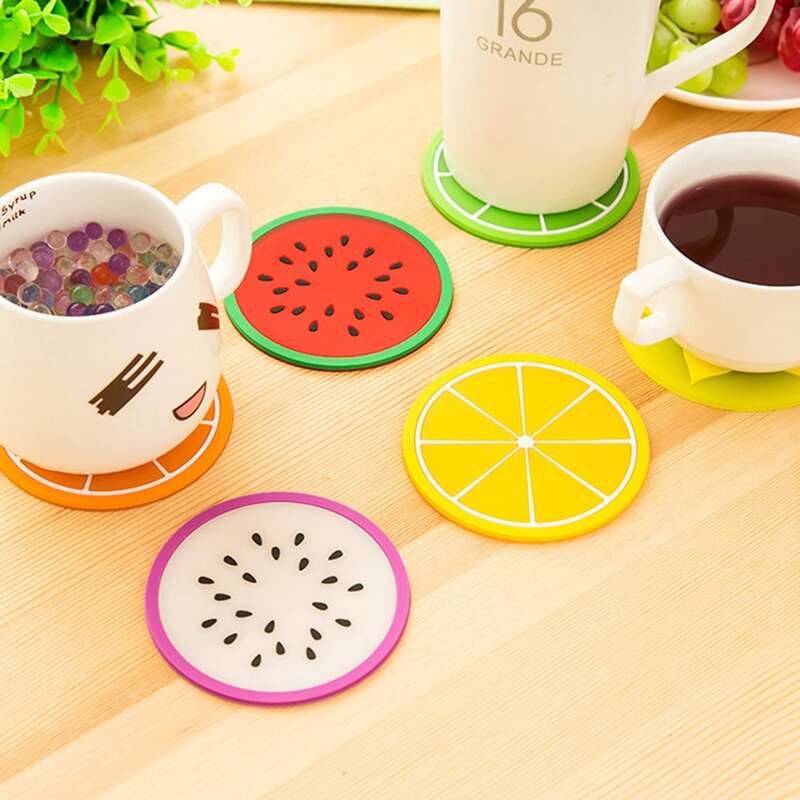 

2pcs Fruit Design Random Placemat, Multicolor