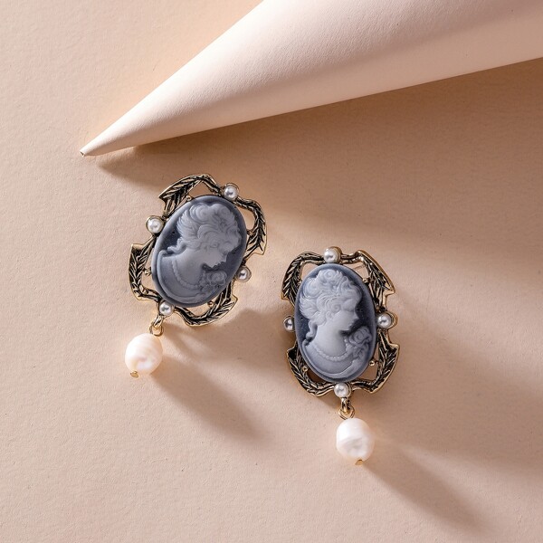 

Figure Engraved Pearl Decor Drop Earrings, Multicolor