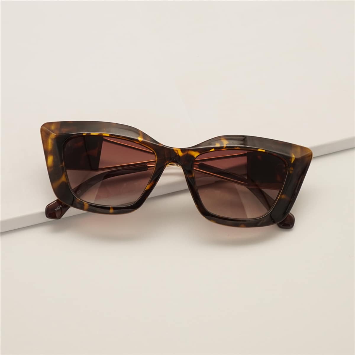 

Acrylic Frame Sunglasses, Brown