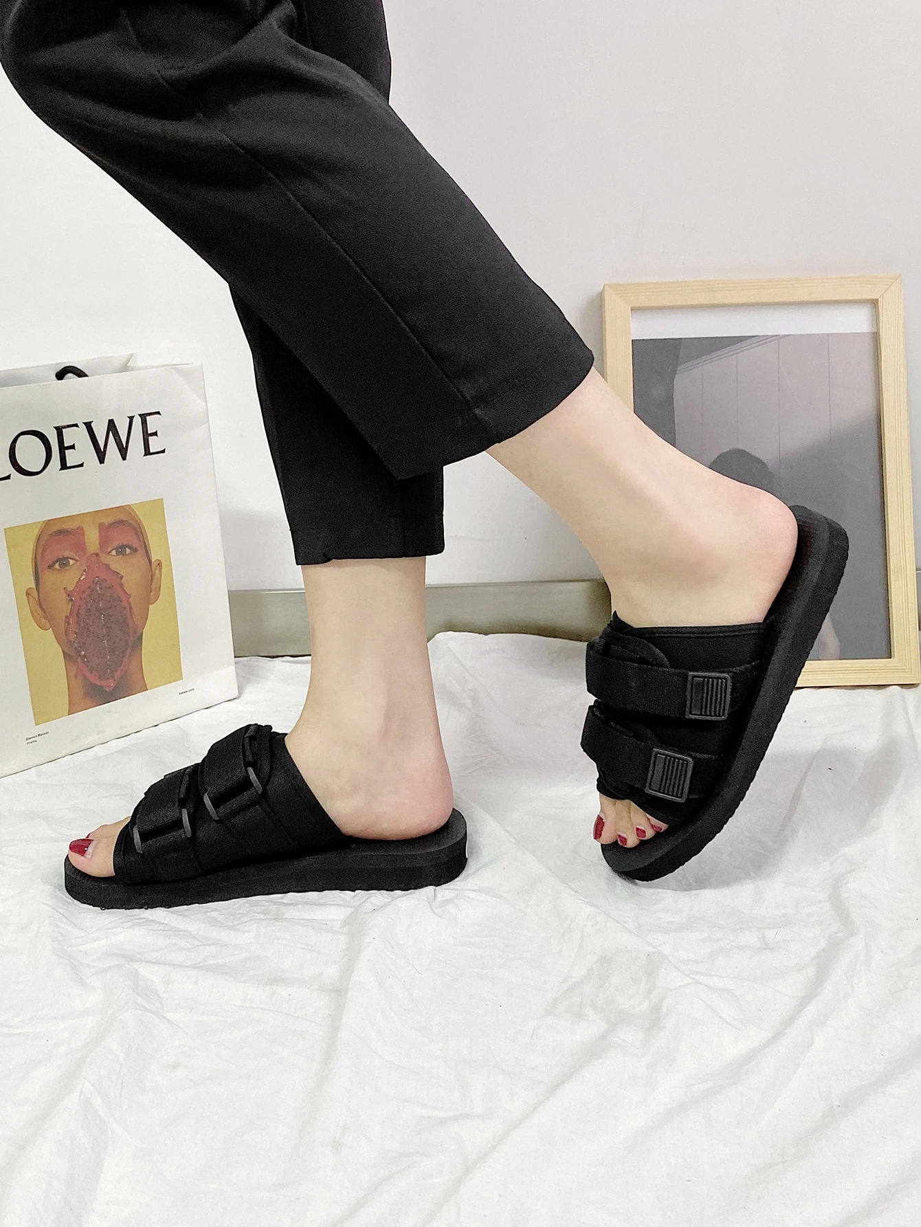 wide fit black sliders