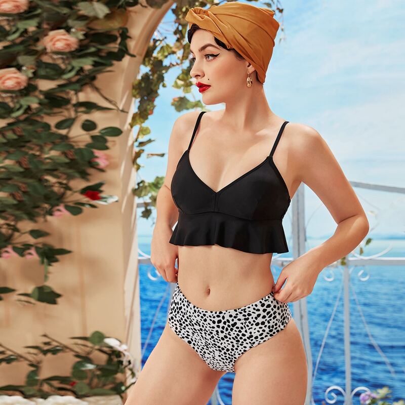 

Dalmatian Ruffle Hem Bikini Swimsuit, Black and white