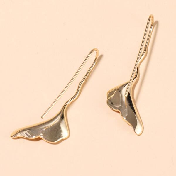 

Leaf Design Drop Earrings, Gold