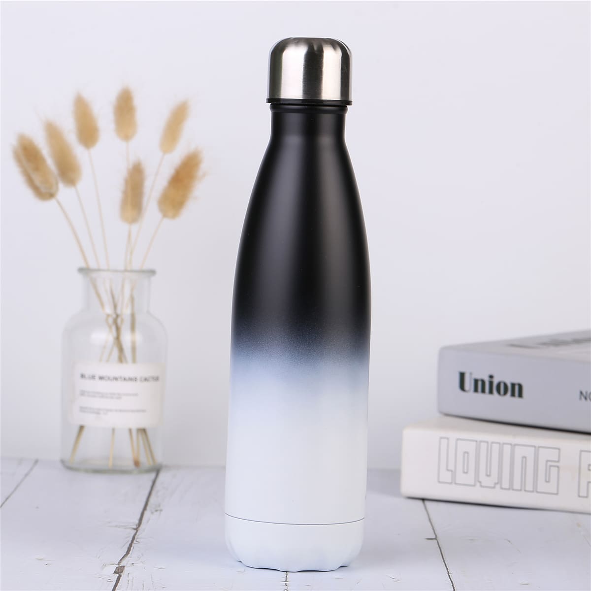 

Two Tone Vacuum Cup, Black and white