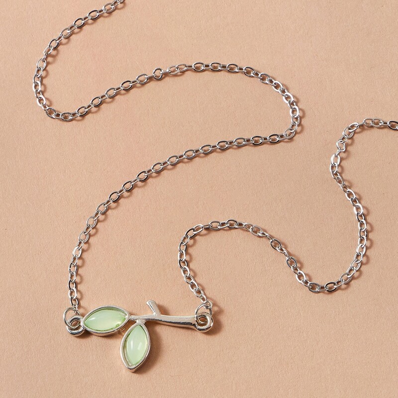 

Leaf Decor Necklace, Silver