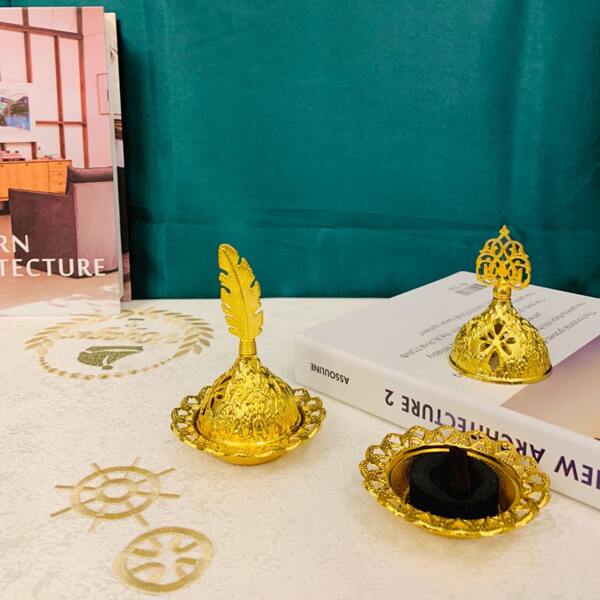 

1pc Desktop Incense Burner, Gold