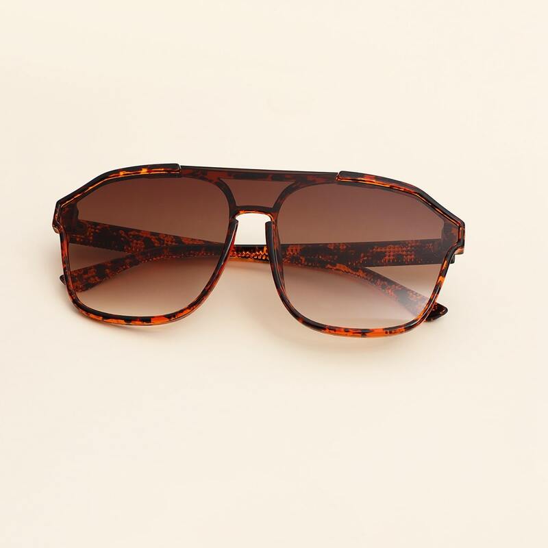 

Tortoiseshell Frame Flat Top Sunglasses, Multicolor