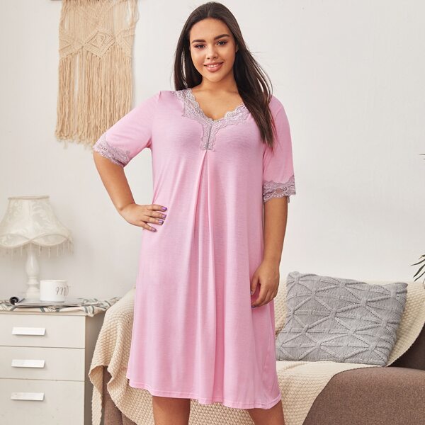 

Plus Eyelash Lace Trim Nightdress, Pink