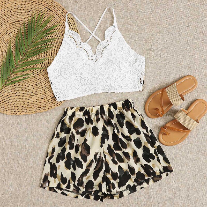 

Contrast Lace Tie Back Spliced Cami Top With Shorts, Multicolor