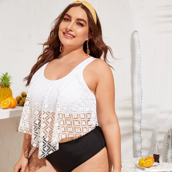 

Plus Hollow Out Hanky Hem Bikini Top, Black and white