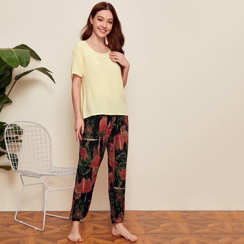 

Tie Dye Knot Front Pajama Set, Multicolor