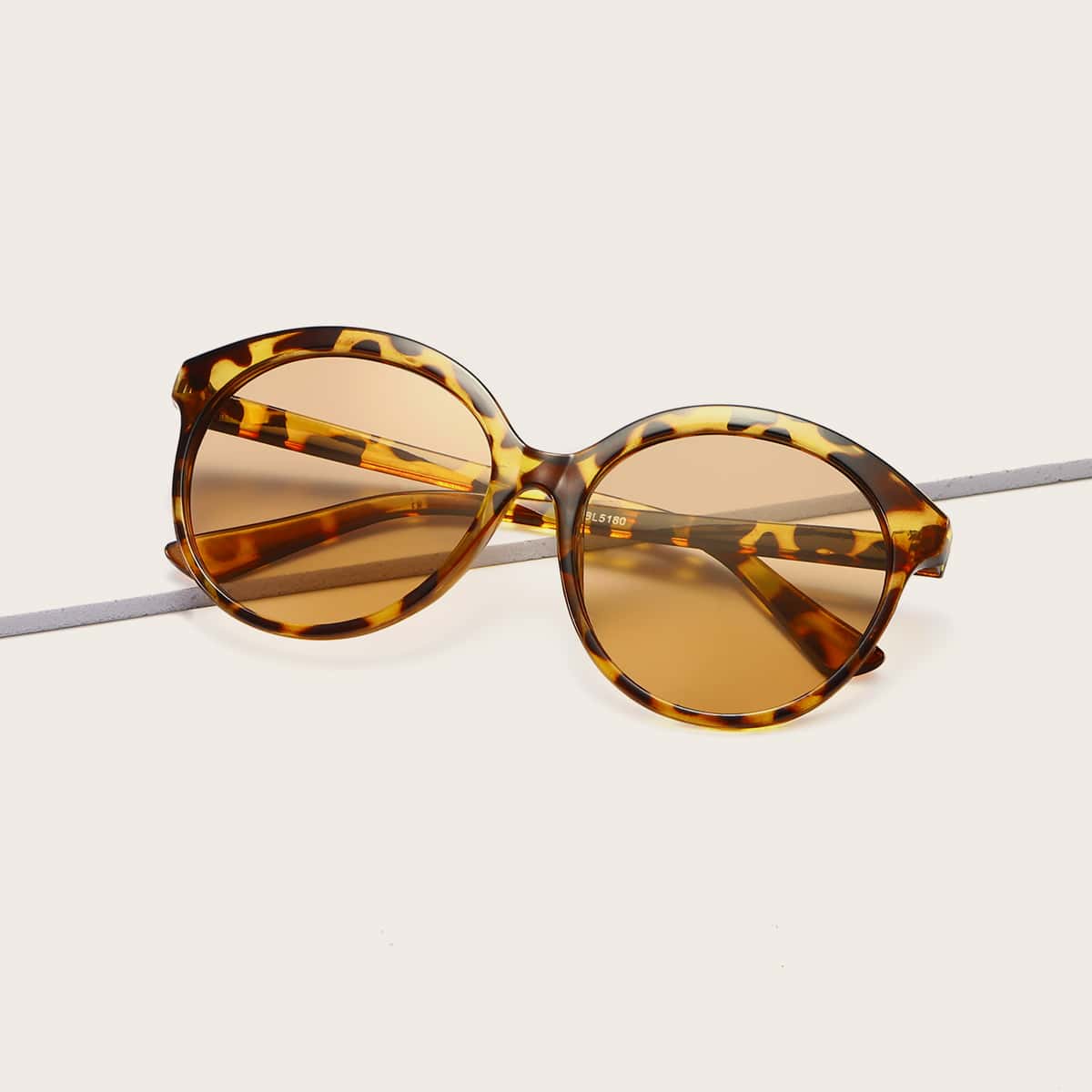

Tortoiseshell Frame Cat Eye Sunglasses, Multicolor