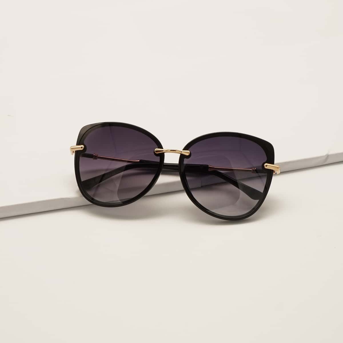 

Cat Eye Sunglasses, Black