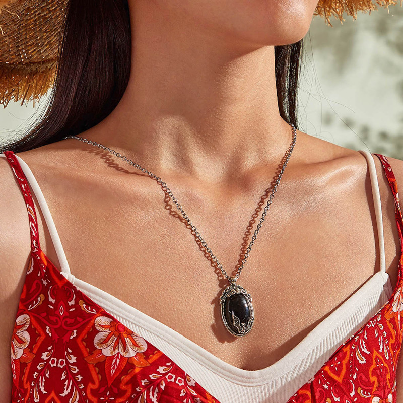 

1pc Round Charm Necklace, Silver