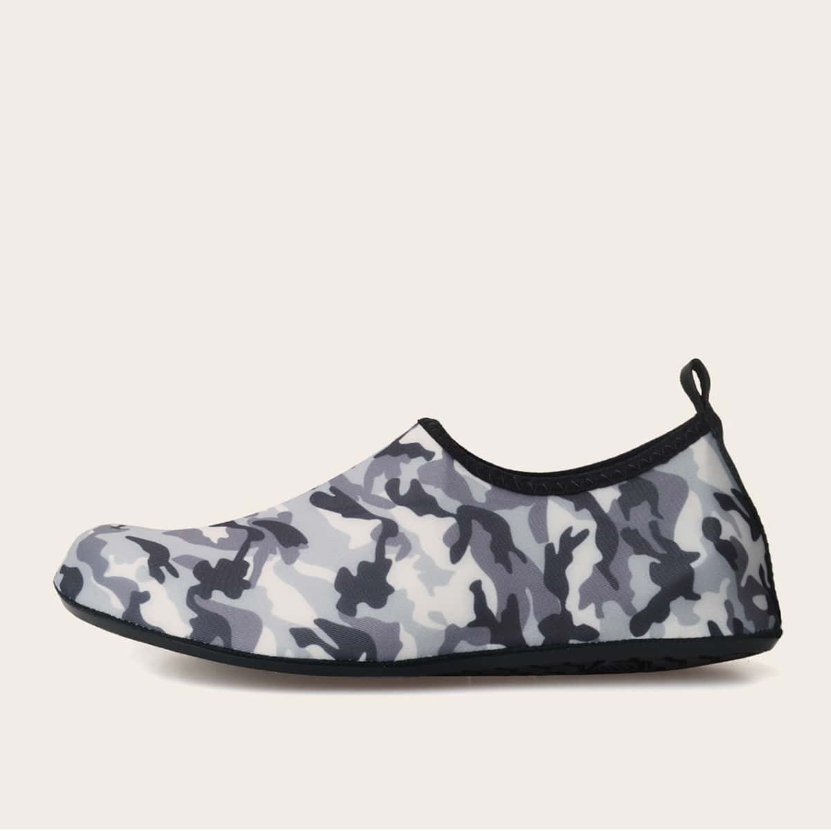 

Guys Camouflage Print Water Shoes, Multicolor