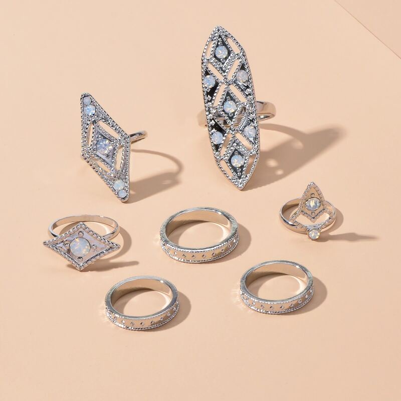 

Rhinestone Engraved Ring, Silver