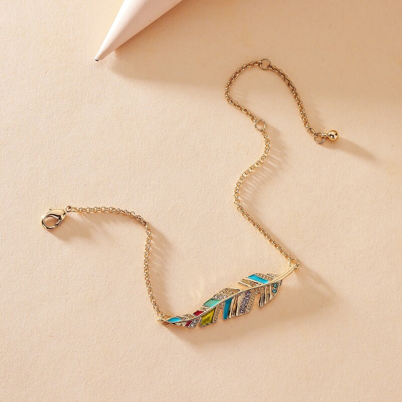 

Rhinestone Engraved Leaf Decor Bracelet, Gold