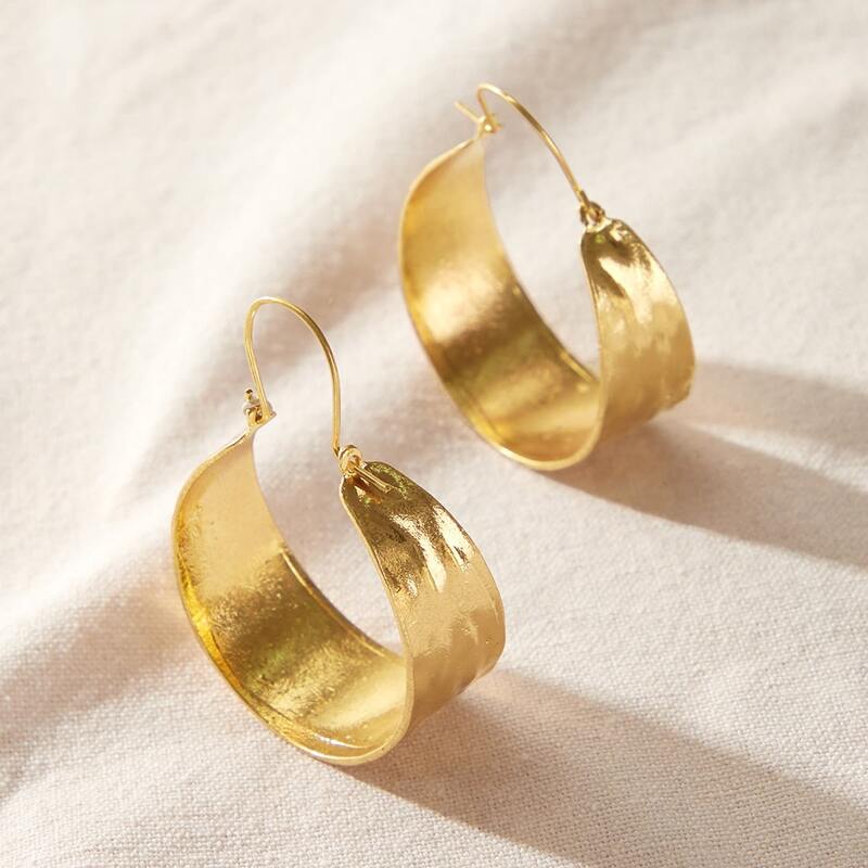 

Metal Hoop Earrings, Gold