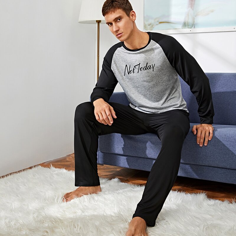 

Guys Slogan Graphic Colorblock PJ Set, Multicolor