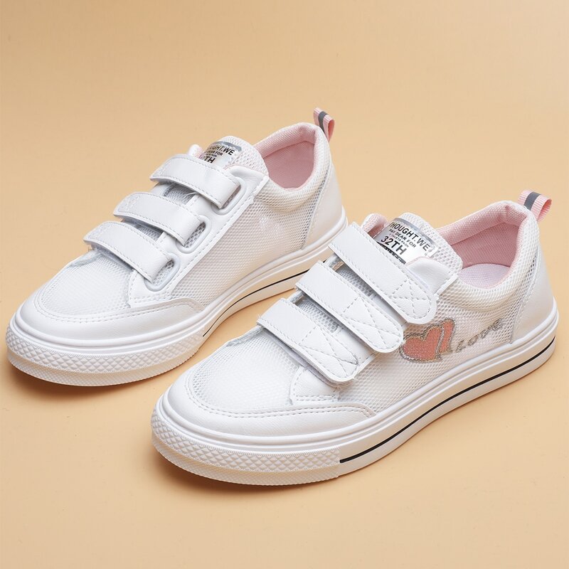 

Heart Graphic Velcro Strap Sneakers, White