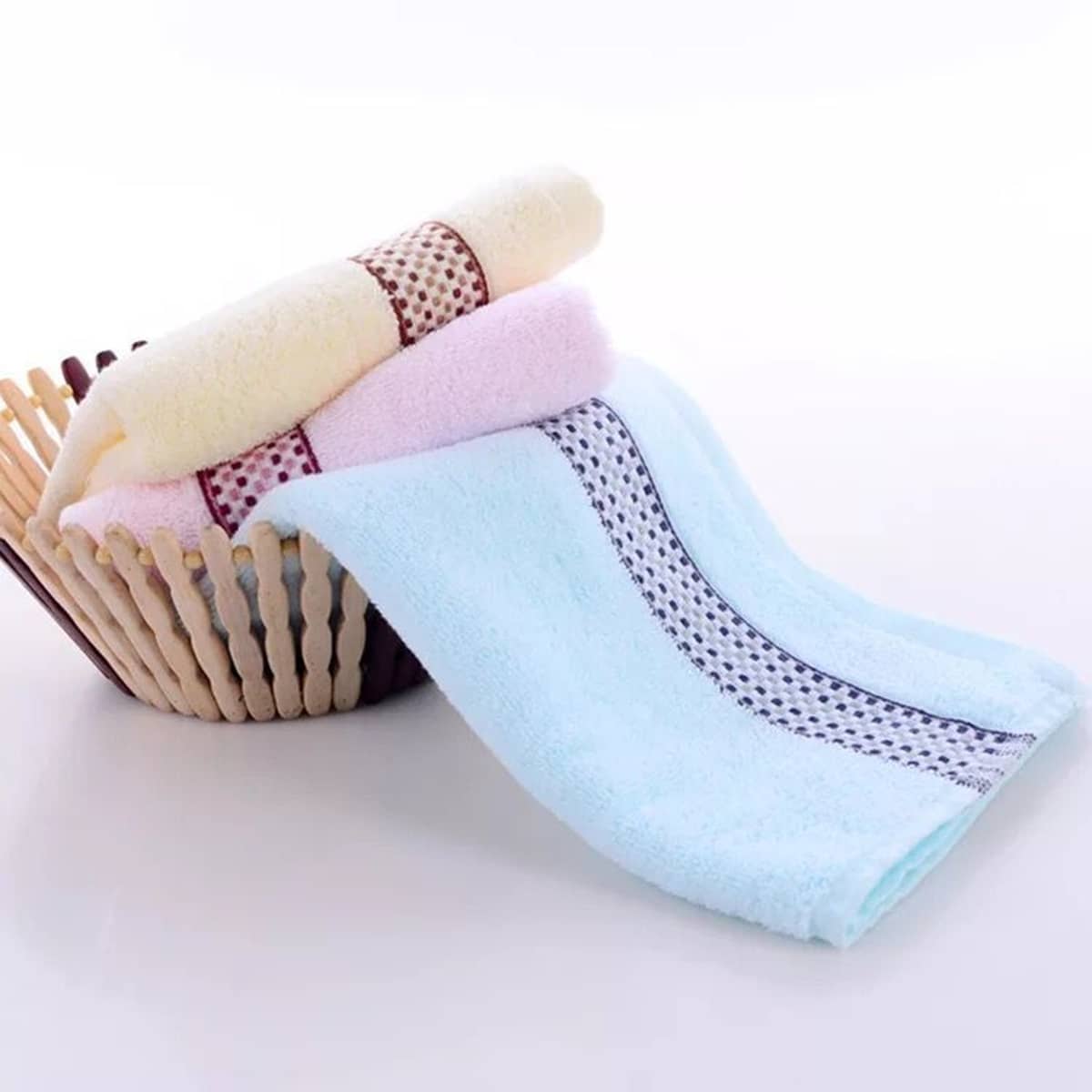 

1pc Geometric Pattern Towel, Multicolor