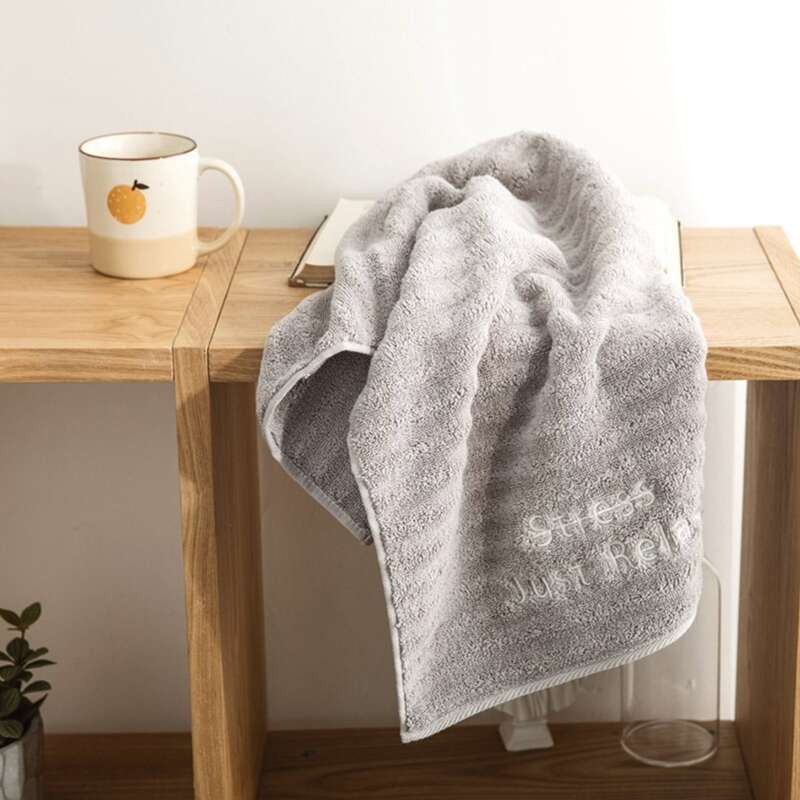 

1pc Slogan Embroidery Face Towel, Multicolor