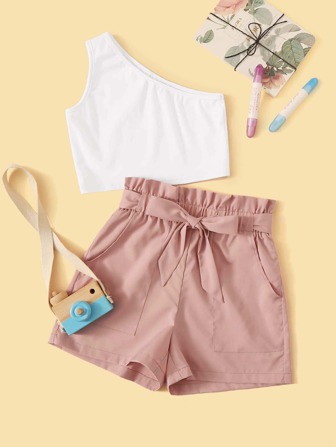 طقم سروال قصير بخصر جيب ورقي مع لباس علوي بكتف واحد للبنات