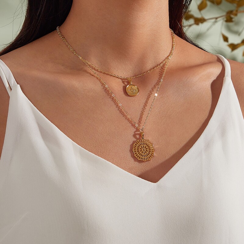 

2pcs Hollow Out Round Charm Necklace, Gold