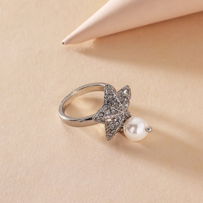 

Rhinestone Star Ring, White
