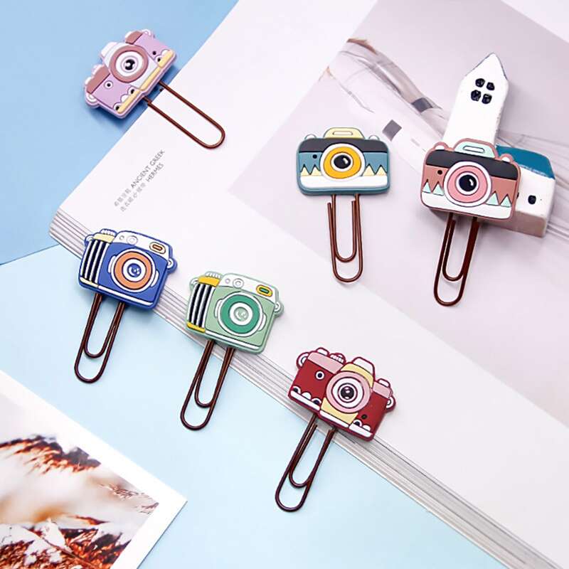

3pcs Cartoon Paper Clip Design Random Bookmark, Multicolor