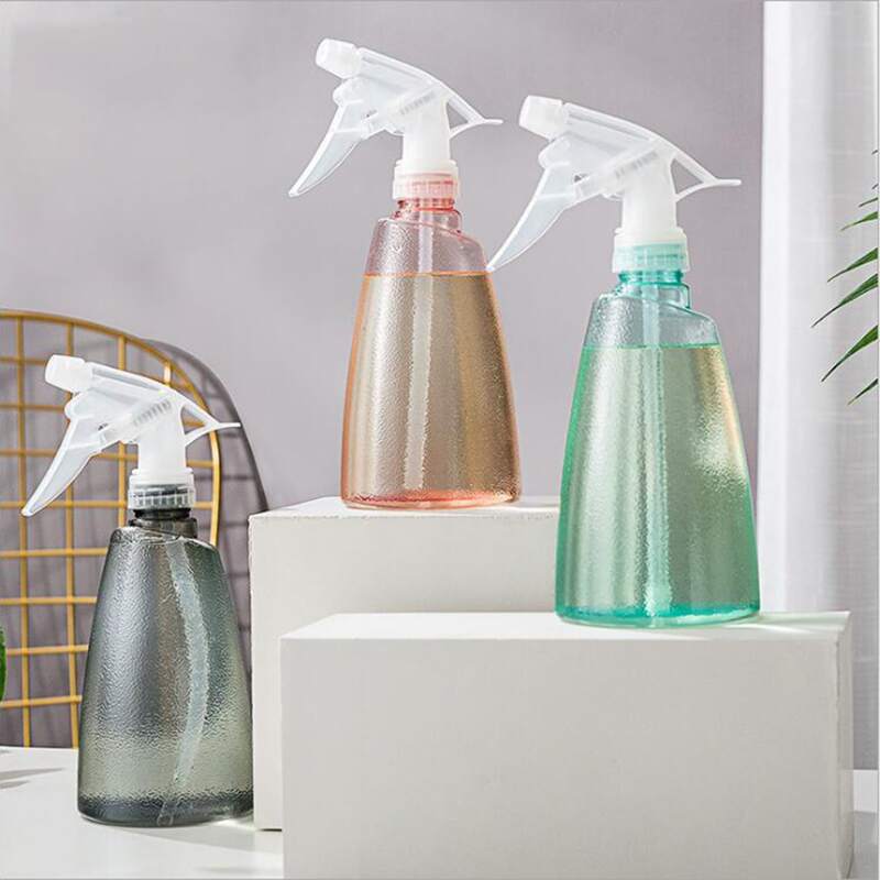 

1pc Solid Spray Bottle, Multicolor