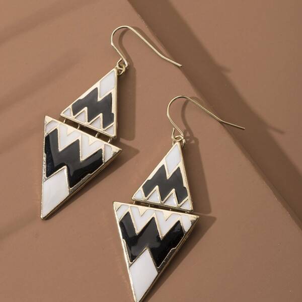 

Color Block Geometric Drop Earrings, Black and white