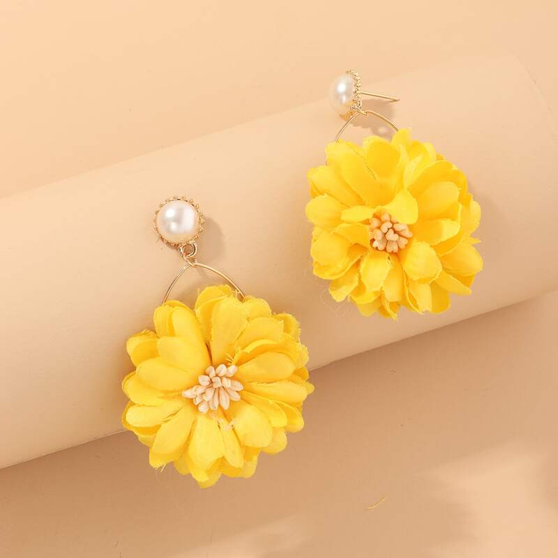 

1pair Floral Drop Earrings, Yellow