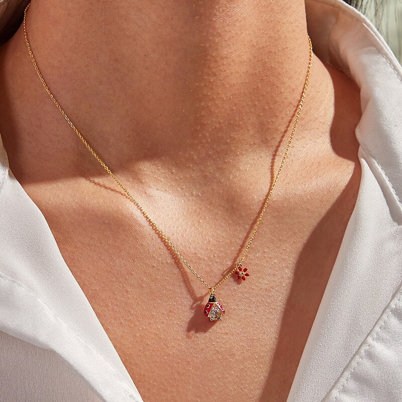 

Rhinestone Engraved Necklace, Gold
