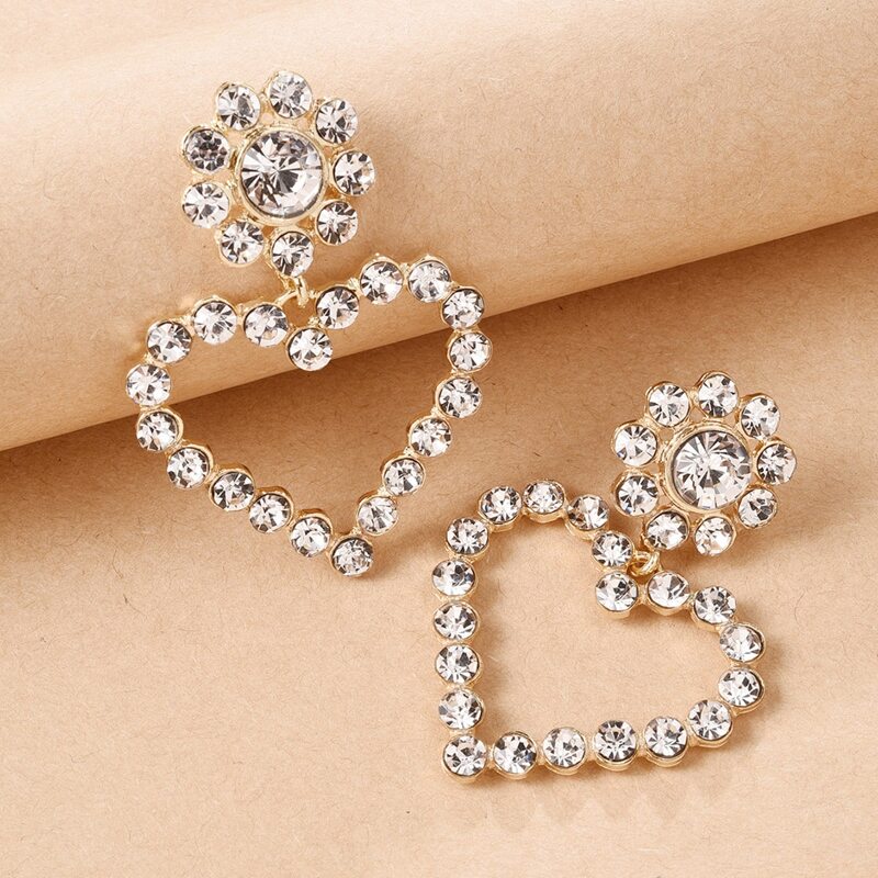 

1pair Heart Shape Rhinestone Engraved Drop Earrings, White