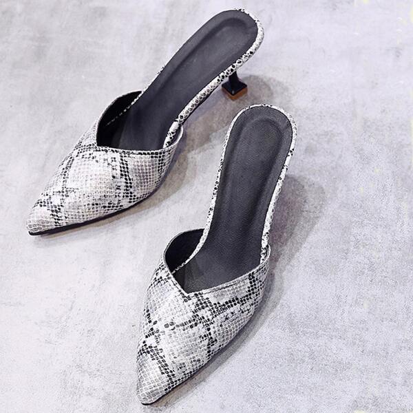 

Point Toe Snakeskin Kitten Heels, Multicolor