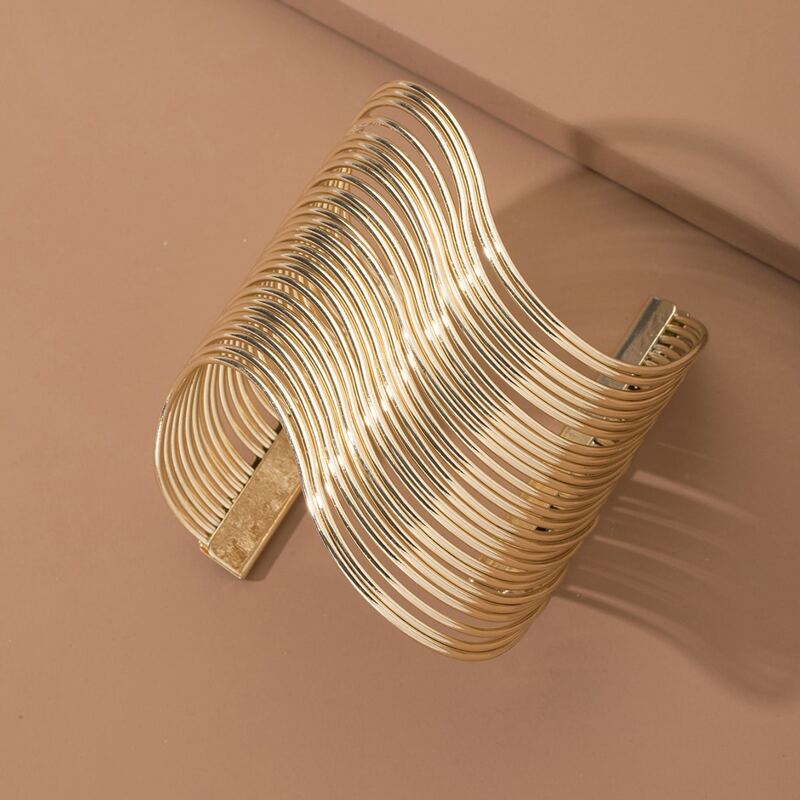 

Metal Wide Bangle, Gold