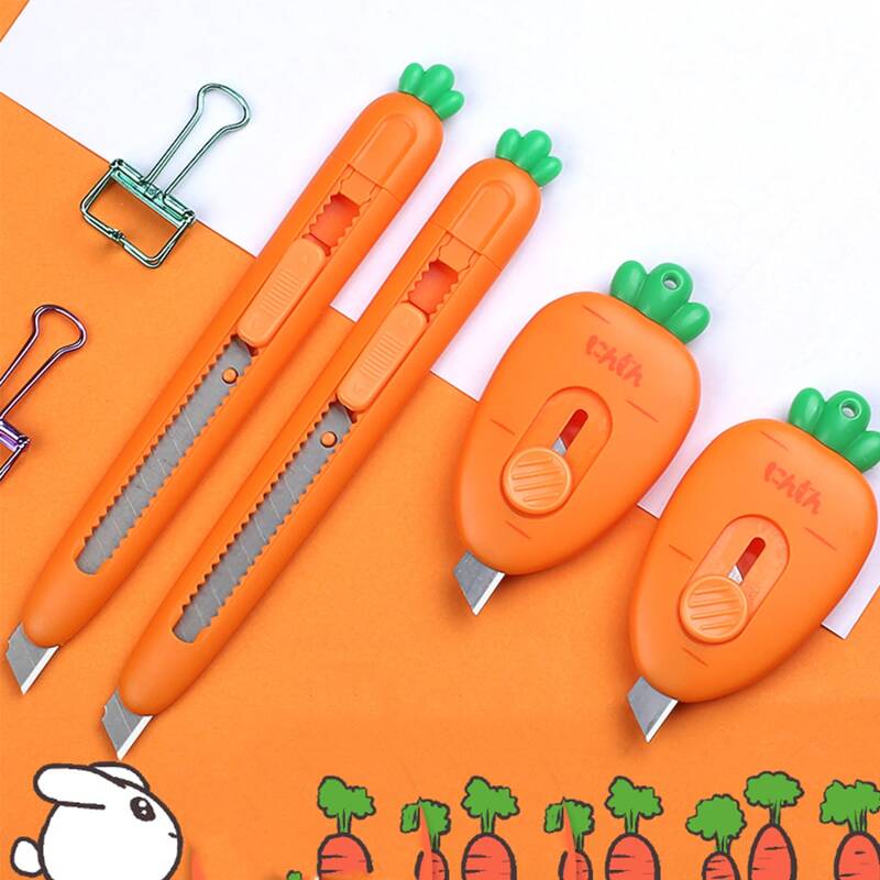 

1pc Carrot Shaped Utility Knife, Orange
