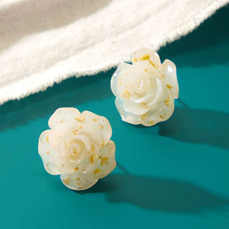 

Flower Design Stud Earrings, White
