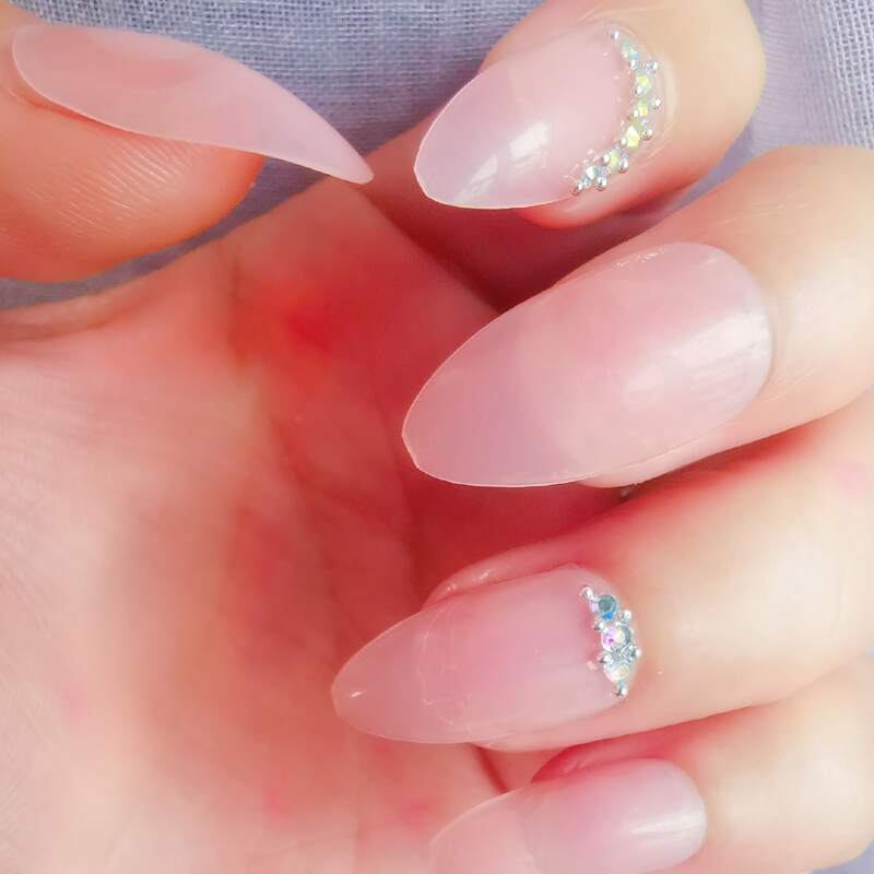 

24pcs Rhinestone Engraved Fake Nail & Double-sided Tape, Pink