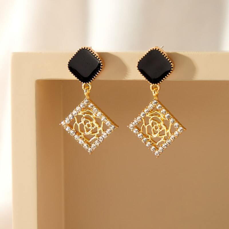 

Rhinestone Engraved Square Drop Earrings, Gold