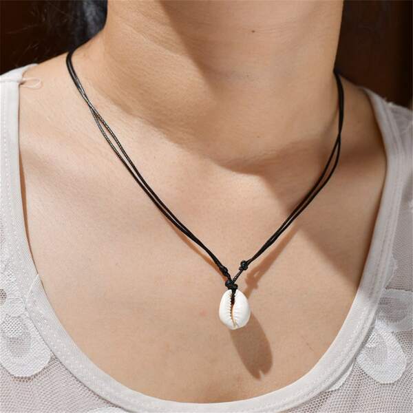 

Shell Charm Necklace, White