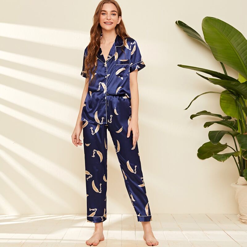 

Feather & Letter Graphic Lapel Neck Satin PJ Set, Navy